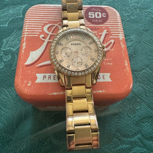 Rose gold fossil watch - Picture 5 of 8